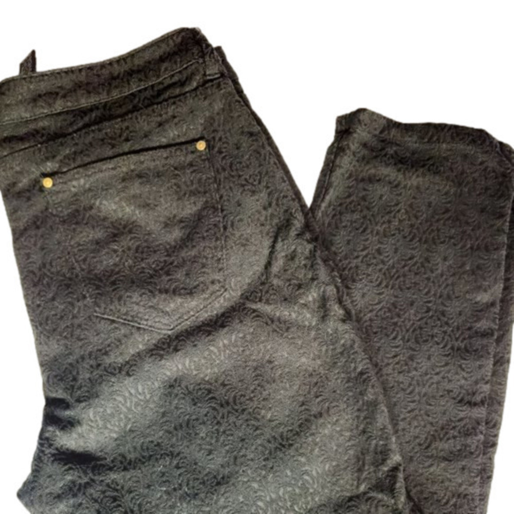 P042. ATTITUDE by Jay Manuel Black Brocade Denim Jeans |12